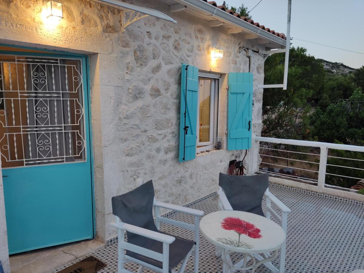 Stathis Guesthouse Fternon Экстерьер фото