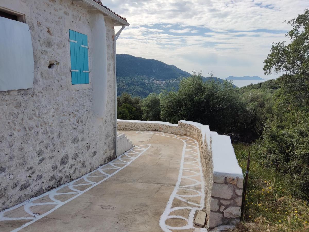 Stathis Guesthouse Fternon Экстерьер фото